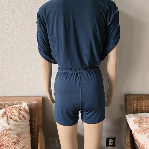 Sports wear - Picture 4 of 7